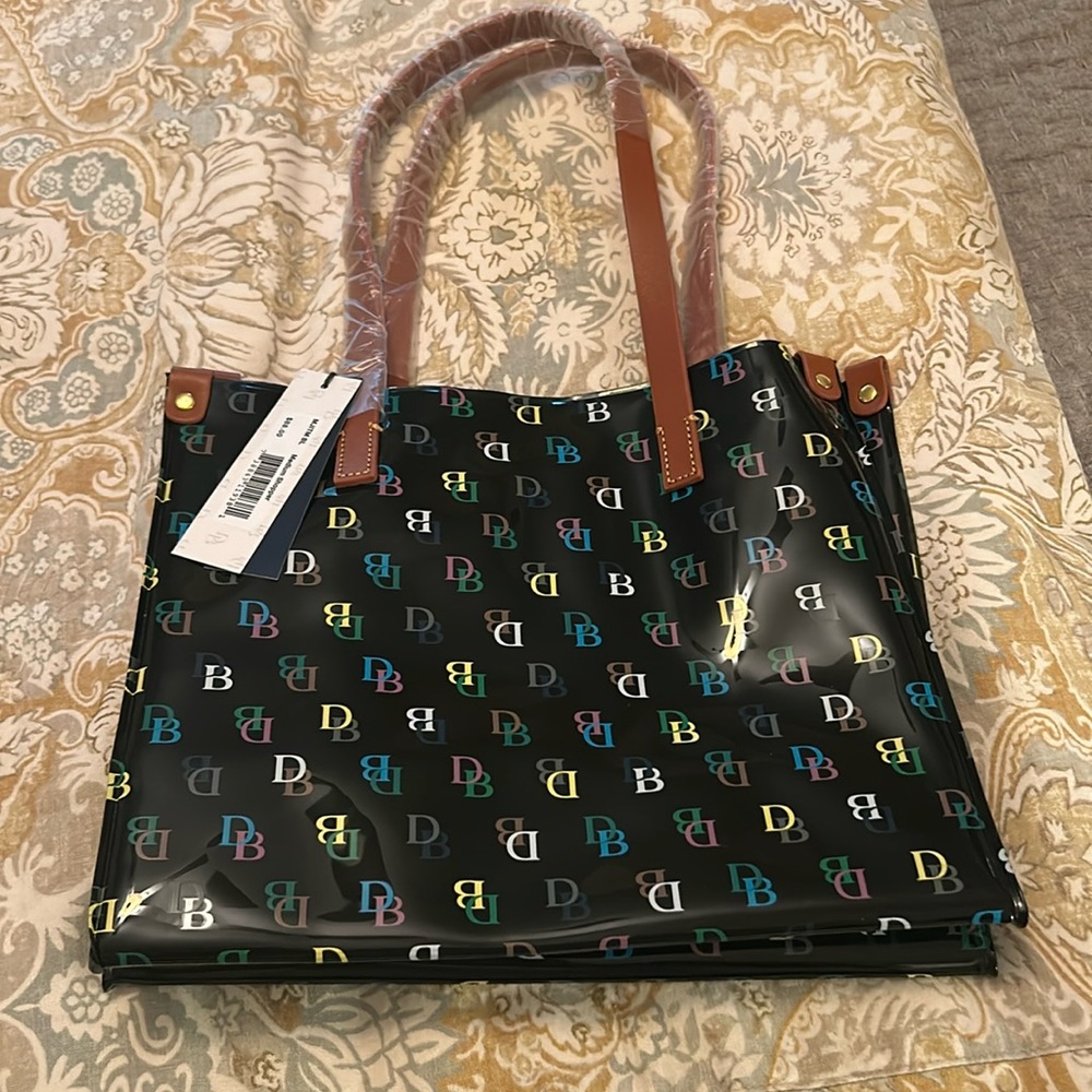 Dooney and Bourke medium shopper.